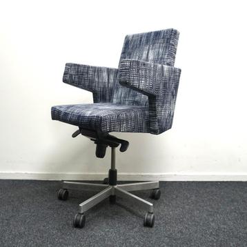 Cowerk Kluptoo Shoot Vergaderstoelen | Blauw / Wit Motief beschikbaar voor biedingen