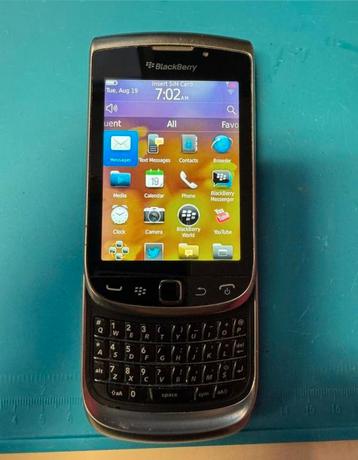 Goedwerkende blackberry torch 9810 silver edition met touchs beschikbaar voor biedingen