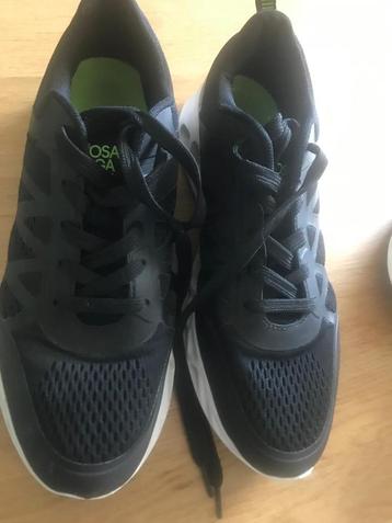 sneaker beschikbaar voor biedingen