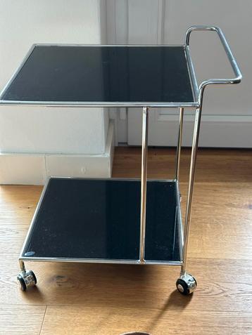 Oud serveerwagen/ bijzettafeltje beschikbaar voor biedingen
