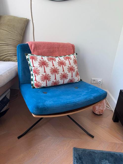 Moderne Designer Fauteuil/Stoel Blauw Fluweel & Houtfinee, Huis en Inrichting, Stoelen, Zo goed als nieuw, Eén, Hout, Blauw, Ophalen