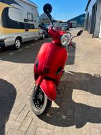 Vespa look a like 2016 geel kenteken met digital teller, Maximaal 45 km/u, Ophalen of Verzenden, Zo goed als nieuw, Benzine