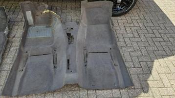 Tapijt vloerbedekking bruin BMW 3 serie E30 sedan TAPIJTE30- beschikbaar voor biedingen