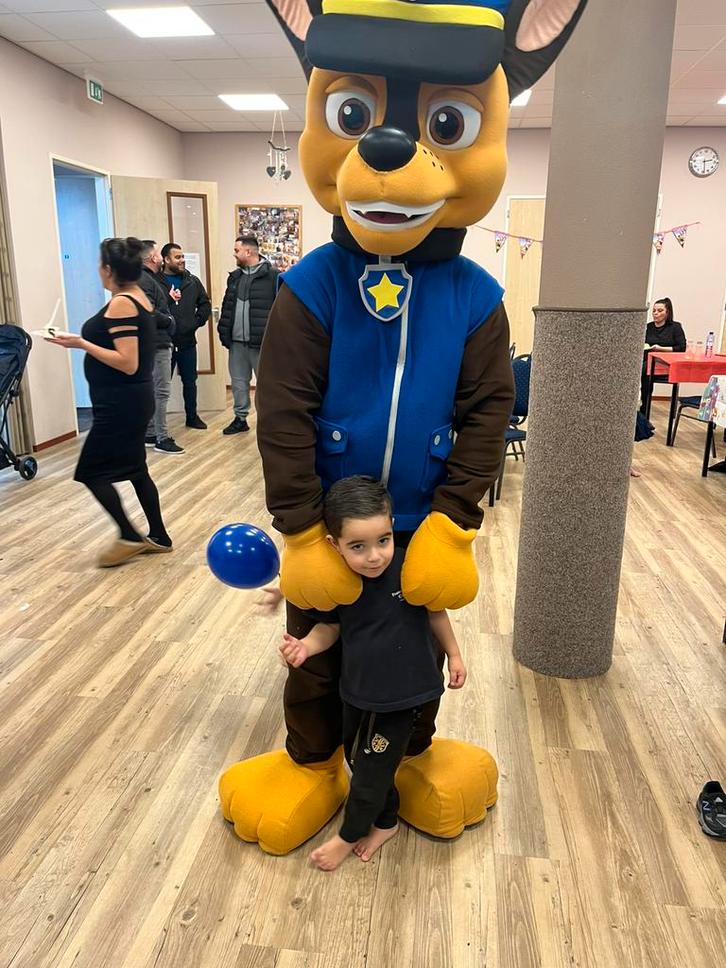 CHASE MASCOTTE VERHUUR, Hobby en Vrije tijd, Feestartikelen | Verhuur, Zo goed als nieuw, Verjaardag, Ophalen of Verzenden