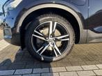 Volvo XC40 T5 Recharge R-Design | Panoramadak | Harman / Kar, Auto's, Volvo, 12 maanden, Euro 6, Zwart, Plug-in hybride