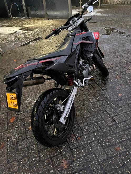 Derbi senda extreem 2018 80cc, Fietsen en Brommers, Brommers | Derbi, Zo goed als nieuw, Maximaal 45 km/u, Ophalen of Verzenden