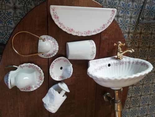 Uniek fonteintje, planchet, wcrolhouder, handdoekring, zeepb, Huis en Inrichting, Badkamer | Badtextiel en Accessoires, Zo goed als nieuw