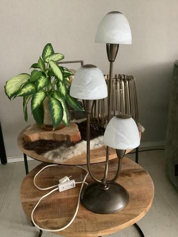 Mooie tafel lamp tafellamp glas met metaal brons kleur beschikbaar voor biedingen