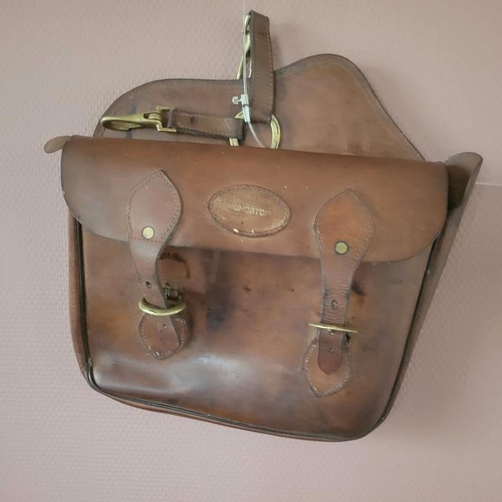 Vintage leren zadeltas Kingston paard/motor
Prijs: €60, Motoren, Accessoires | Koffers en Tassen, Ophalen of Verzenden