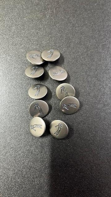 Knopen zilverkleurig per 10 stuks €2.00 beschikbaar voor biedingen