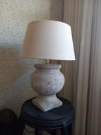 Beton look, lamp met kap, Huis en Inrichting, Lampen | Tafellampen, Ophalen, Zo goed als nieuw, Minder dan 50 cm