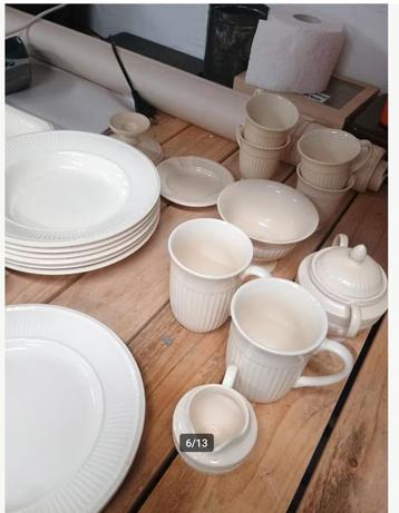 Wedgwood Edme dinerborden ontbijtborden kop schotel etc. beschikbaar voor biedingen