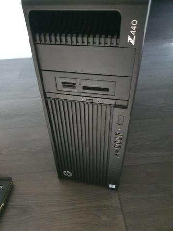 HP Z440 met Xeon 1650v4, 32gb ram, 2tb NVME beschikbaar voor biedingen