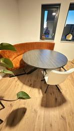 Mooie zwate ronde tafel incl rinde bank, Huis en Inrichting, 100 tot 150 cm, Rond, Ophalen of Verzenden, Zo goed als nieuw