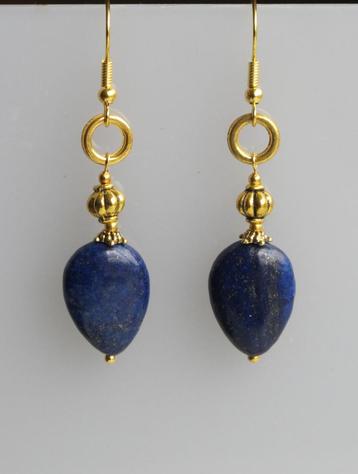 Prachtige oorbellen met Lapis lazuli druppels beschikbaar voor biedingen