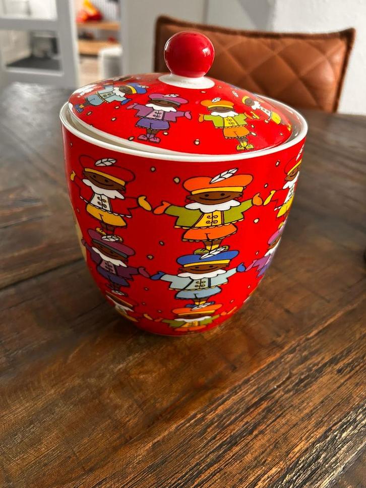 Pepernotenpot met Sinterklaas en Pieten, Huis en Inrichting, Keuken | Servies, Zo goed als nieuw, Overige typen, Overige stijlen