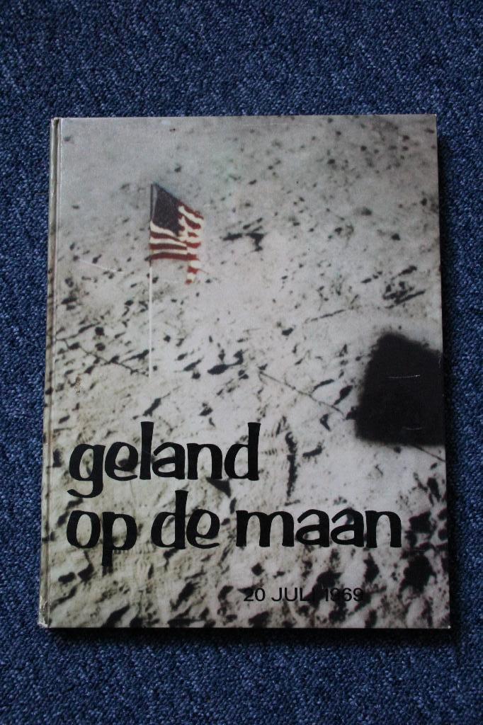 Boek geland op de maan - tj.e. De vries, Boeken, Ophalen, 20e eeuw of later, Zo goed als nieuw, Overige gebieden