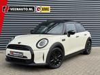MINI Mini 1.5 Cooper Aut. Pano/Leder/H&K/Camera (bj 2022), 136 pk, Gebruikt, Zwart, Wit