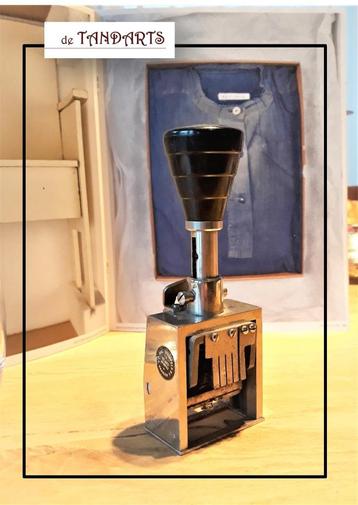 Vintage stempelautomaat RVS # periode 1960 – 1995 beschikbaar voor biedingen