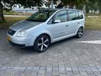Volkswagen Touran 1.6 85KW 2006 Grijs, Stof, 74 €/maand, Zwart, 4 cilinders