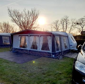 Mooie hobby excellent easy ufe 495 caravan incl seizoenplek  beschikbaar voor biedingen