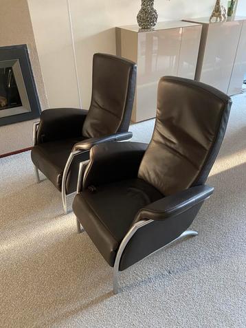 2x lederen relax fauteuil beschikbaar voor biedingen
