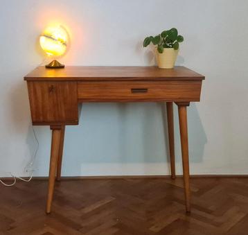 Vintage, design bureau. Jaren 50 / 60 beschikbaar voor biedingen