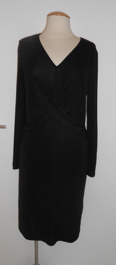 Yessica jurk zwart met glitter mt M, Kleding | Dames, Jurken, Nieuw, Maat 38/40 (M), Zwart, Knielengte, Verzenden