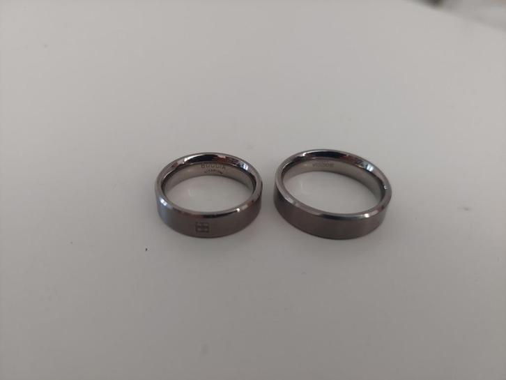 Twee Boccia relatieringen	4 diamanten in vierkant en effen, Sieraden, Tassen en Uiterlijk, Ringen, Nieuw, Dame of Heer, 17 tot 18