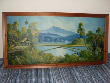 Groot schilderij uit Indonesië met houten lijst beschikbaar voor biedingen