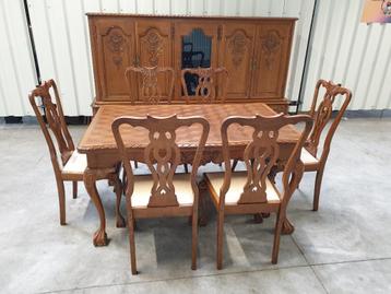 Prachtige Queen Ann Stijl Tafel en 6 Stoelen. Levering beschikbaar voor biedingen