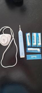 Oral-B Braun Tandenborstel + Borstels, Ophalen, Gebruikt, Mondverzorging