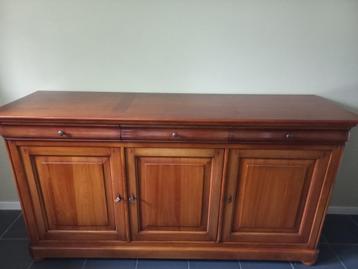 Massief kersenhouten 3-deurs dressoir beschikbaar voor biedingen
