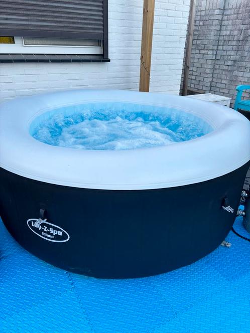Jacuzzi/ Bubbelbad Lay-Z-Spa Miami, Tuin en Terras, Bubbelbaden en Hottubs, Gebruikt, Opblaasbaar, Afdekzeil, Grondzeil, Filter