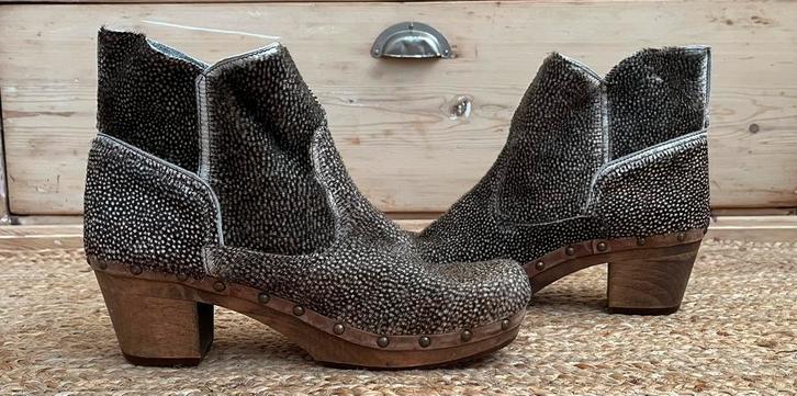 Sanita klompschoenen/laarsjes, mt 40, Kleding | Dames, Schoenen, Zo goed als nieuw, Lage of Enkellaarzen, Bruin, Verzenden