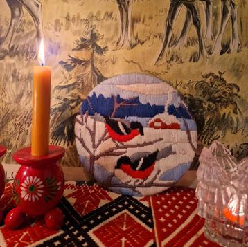 Geborduurde Wollen Kerstversiering Goudvink Zweden beschikbaar voor biedingen