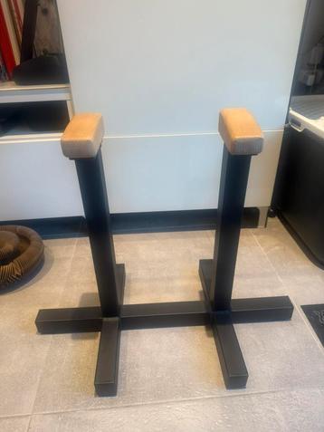 Acropaaltje voor turnen thuis beschikbaar voor biedingen
