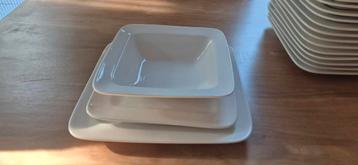 Te koop: vierkante borden & schaaltjes – Sundry (Xenos) wit beschikbaar voor biedingen