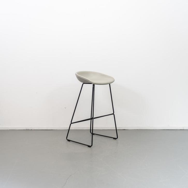 5 Hay about a Stool AAS38 Grijs leer 75 cm, Huis en Inrichting, Barkrukken, Zo goed als nieuw, Leer