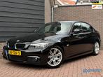 BMW 3-serie 318i Corporate Lease| M-Pakket | Trekhaak | Xeno, Zwart, 4 cilinders, Alcantara, Origineel Nederlands