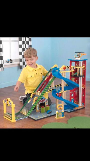 Brand new! KidKraft 63267 Mega Ramp wooden race track beschikbaar voor biedingen
