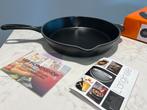 Le Creuset hoge Skillet 26cm Nieuw in Doos, Gietijzer, Nieuw, Ophalen of Verzenden, Keramische plaat