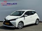 Toyota Aygo 1.0 VVT-i x-play LED | Airco | 5 Deurs | Achteru, Voorwielaandrijving, Stof, Gebruikt, Euro 6