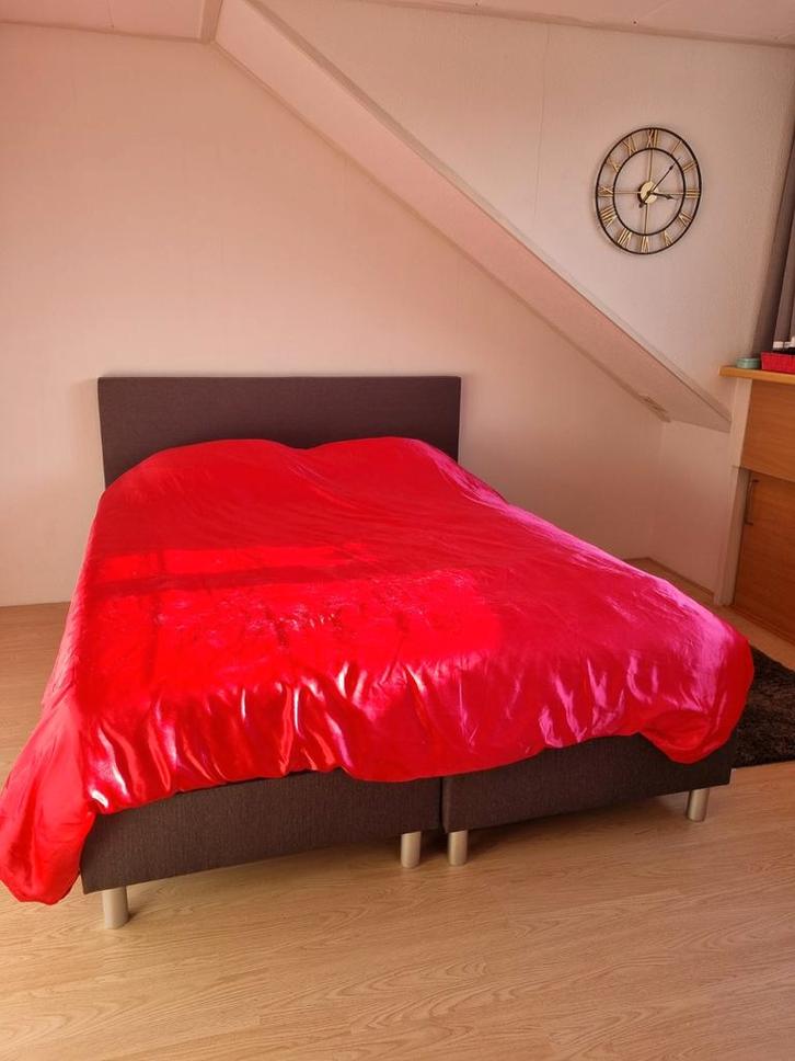 2 persoons boxspring, Huis en Inrichting, Slaapkamer | Boxsprings, Zo goed als nieuw, 160 cm, Tweepersoons, Grijs, Ophalen of Verzenden