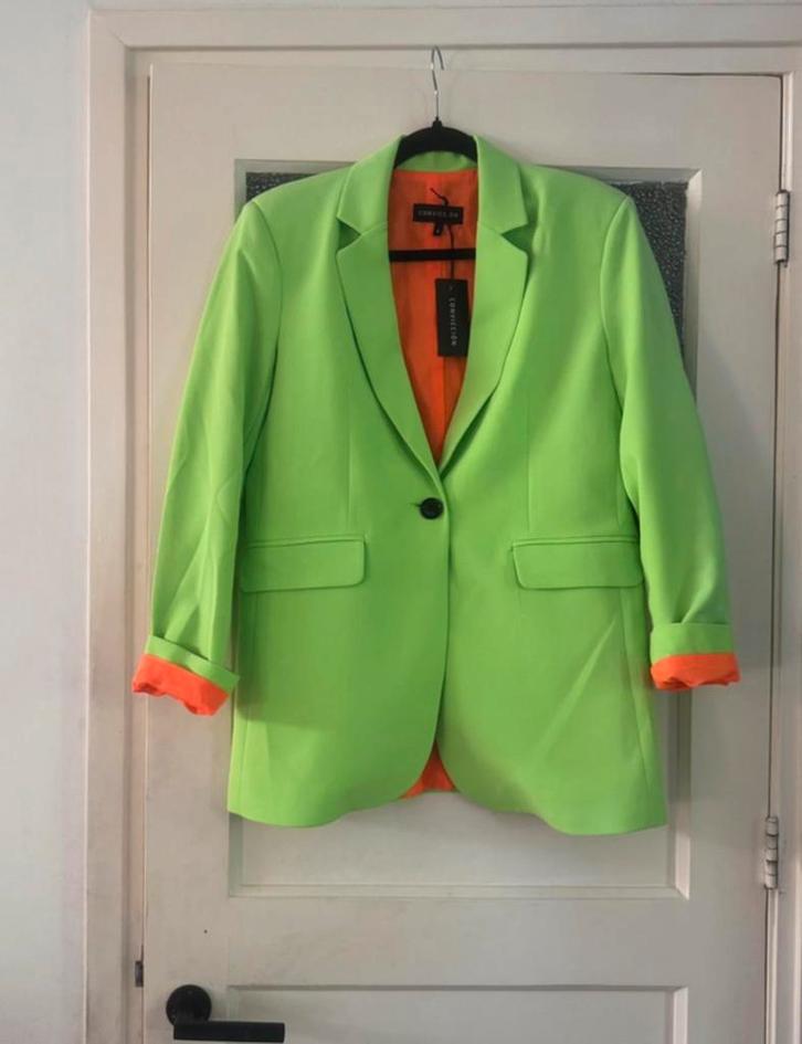 NIEUW! Stoere neon green blazer maat S, Kleding | Dames, Jasjes, Kostuums en Pakken, Nieuw, Jasje, Maat 36 (S), Groen, Ophalen
