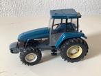 Britains New Holland 8560, Hobby en Vrije tijd, Modelauto's | 1:32, Ophalen of Verzenden, Zo goed als nieuw, Tractor of Landbouw