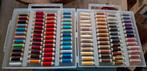 Koffer vol Amann Serona naaigaren polyester 100 mtr klosjes, Ophalen of Verzenden, Nieuw, Garen of Naald(en)