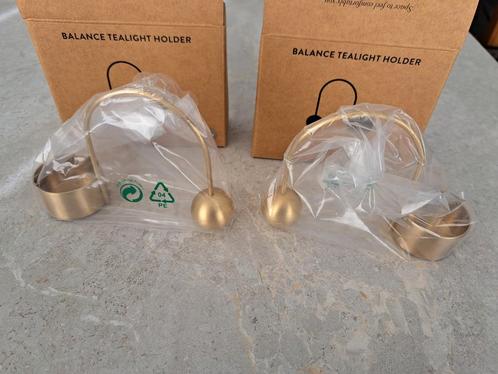 Nieuw FERM LIVING Balance Tealight Holder/ 2 stuks beschikb., Huis en Inrichting, Woonaccessoires | Kandelaars en Kaarsen, Nieuw