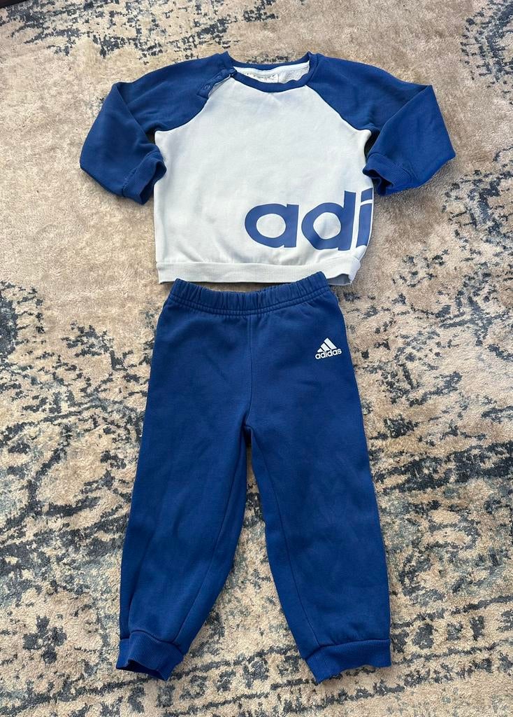 Blauw setje / joggingpak Adidas maat 86, Kinderen en Baby's, Babykleding | Maat 86, Ophalen of Verzenden, Zo goed als nieuw, Jongetje