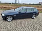 BMW 5-serie Touring F11 528i High Executive PANO Blauw 245PK, Auto's, BMW, Automaat, Euro 5, Achterwielaandrijving, Beige